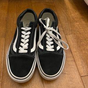 Old skool platform vans